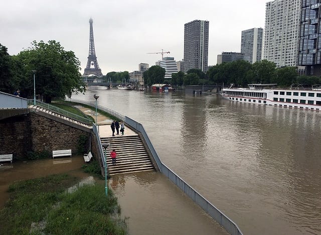 2018-09-26-US-Climate-Alliance-Flooded-Paris.jpg